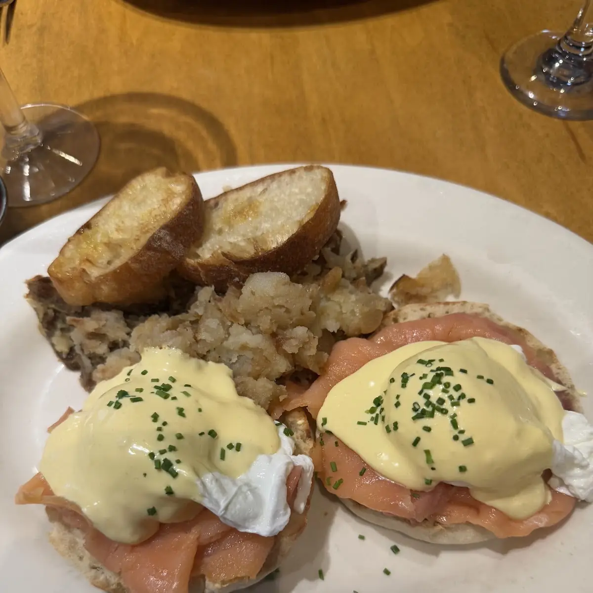 Classic Eggs Benedict with Smoked Salmon