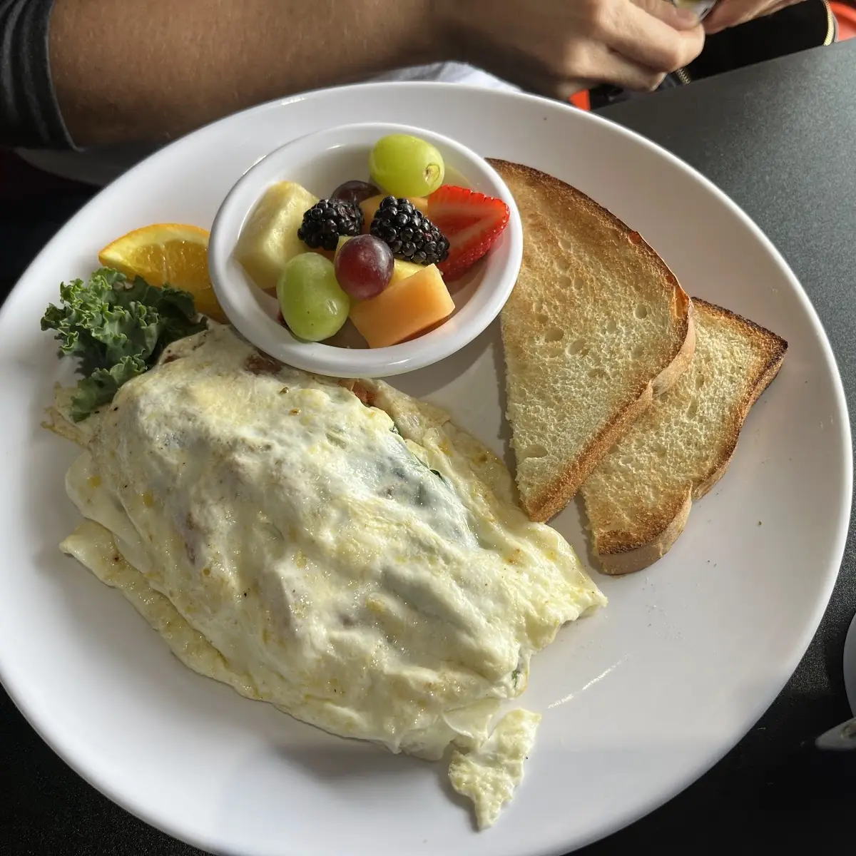 Veggie Omelette and Toast