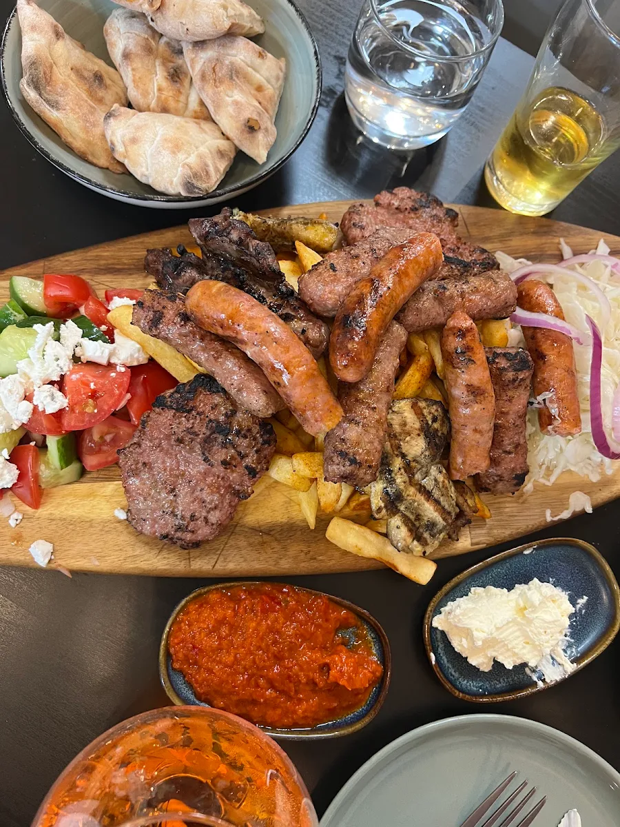 Cevapi & Chips, Divini Restaurant & Cafe