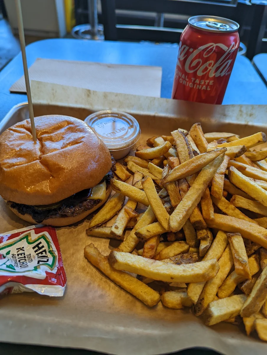 Burger and Fries, Matt’s Burger Lab Queen St W