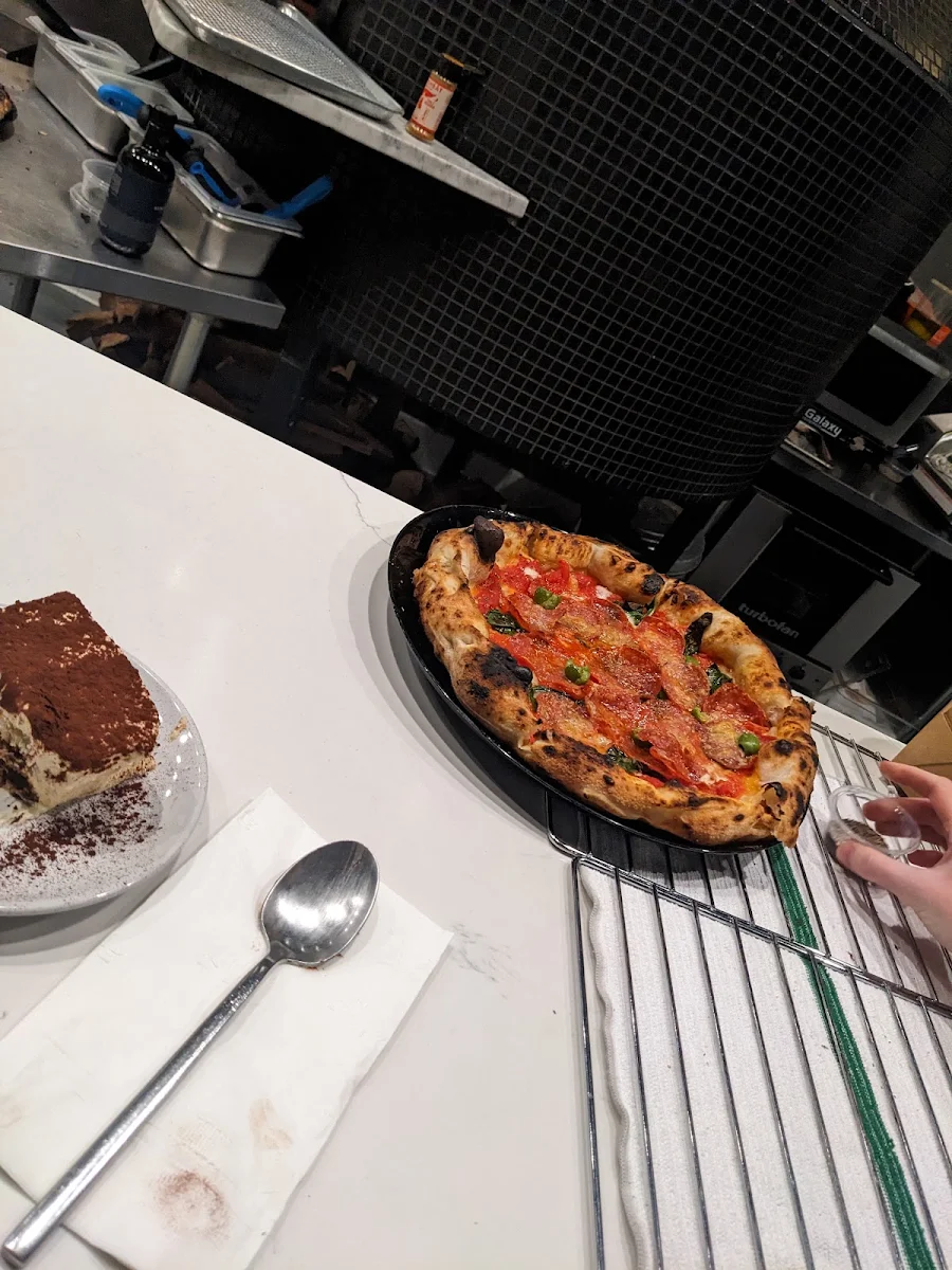 Diavola Pizza Tiramisù