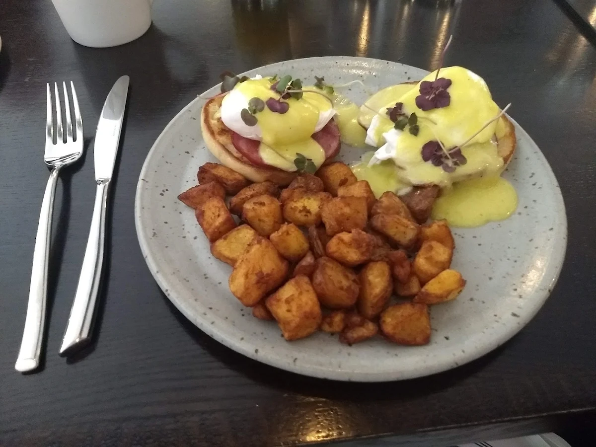 Crab Cake Benedict