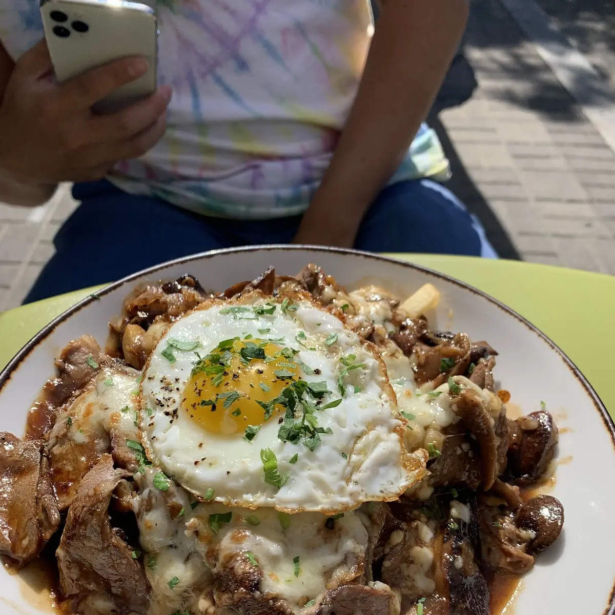 French Dip Poutine