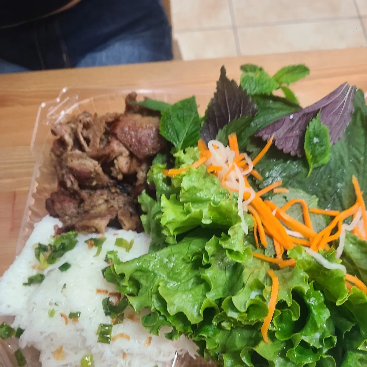 Grilled Pork with Fine Vermicelli