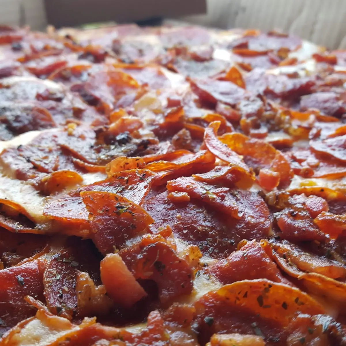 Handmade Medium Pizza with Bacon and Pepperoni