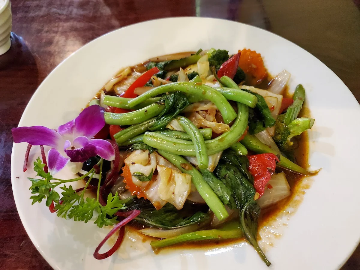 Thai Basil with Extra Veggies