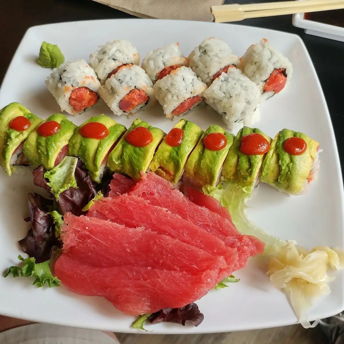 Tuna Roll & Sushi Deluxe