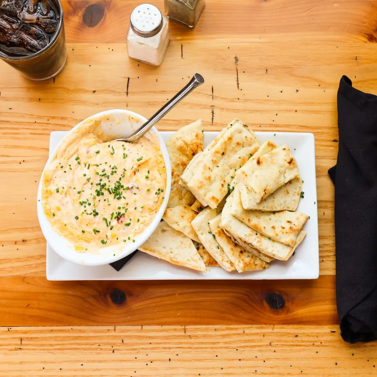 Roasted Garlic Pimento Cheese Dip