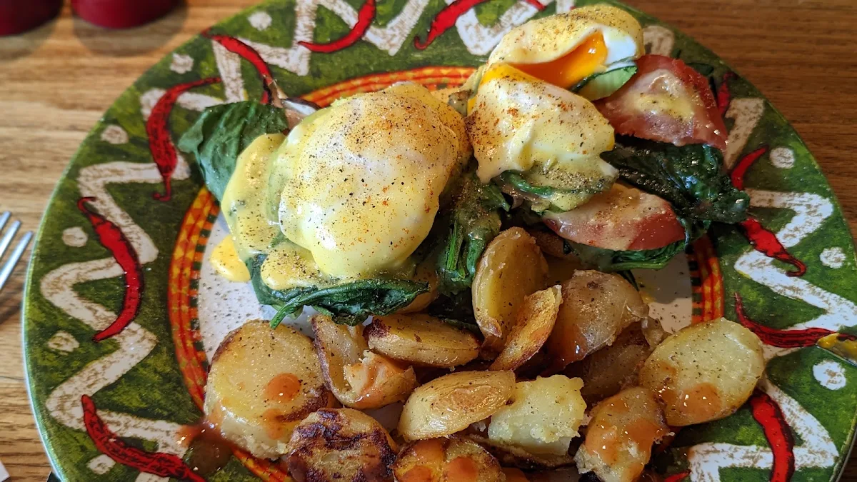 Eggs Benedict, Pescadores Bistro