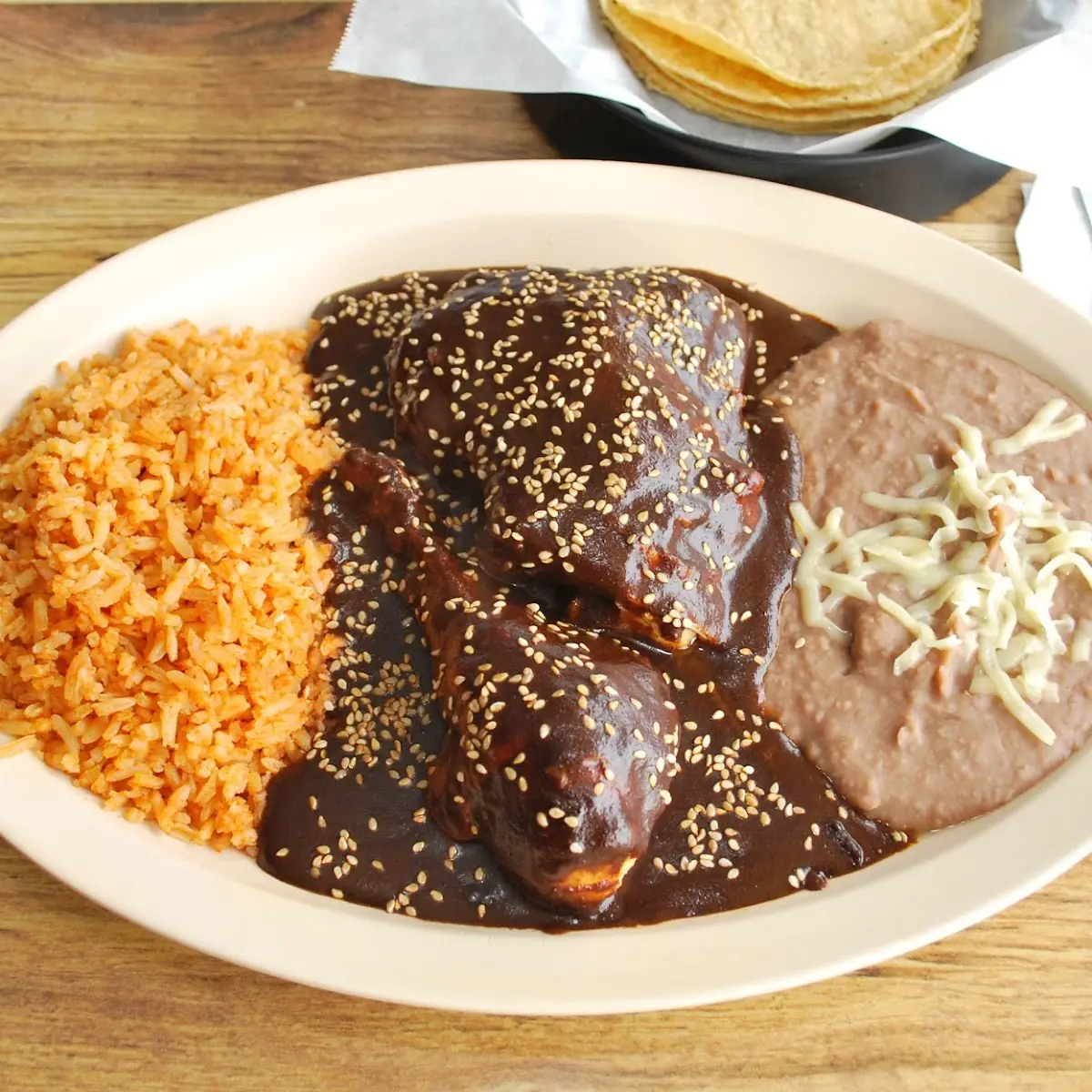 Mole Poblano Con Pollo Dinner