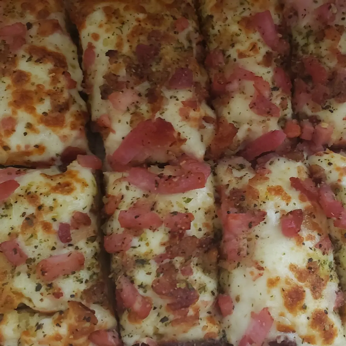 Cheesy Garlic Bread with Ham and Bacon