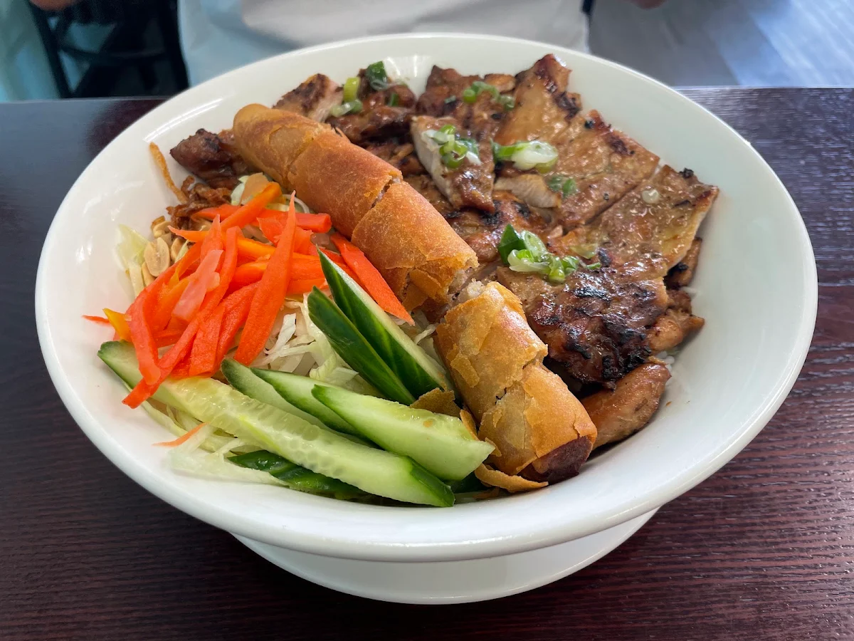 Grilled Lemongrass Chicken and Spring Roll Vermicelli, Un Pho Get a Bowl