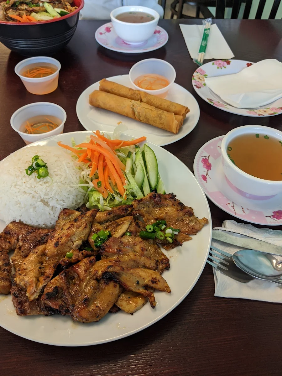 Grilled Lemongrass Chicken Sub, Un Pho Get a Bowl