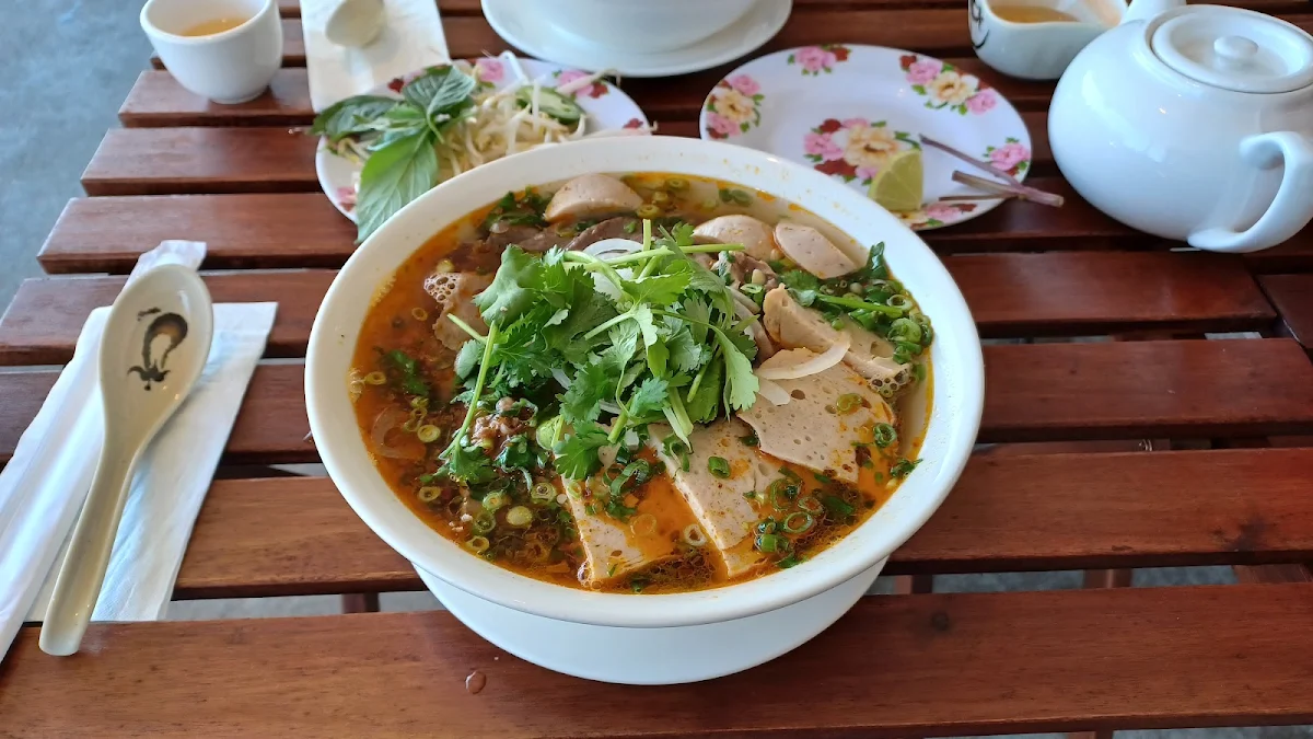 Spicy Noodle Soup- Bun Bo Hue, Un Pho Get a Bowl