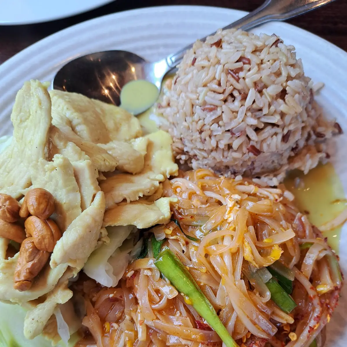 Phad Thai & Chicken Curry
