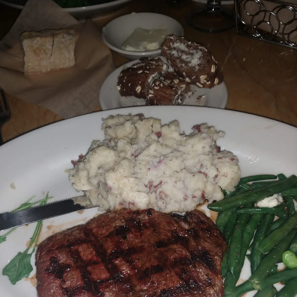 Ribeye Steak with Garlic Mashed Potatoes and Green Beans