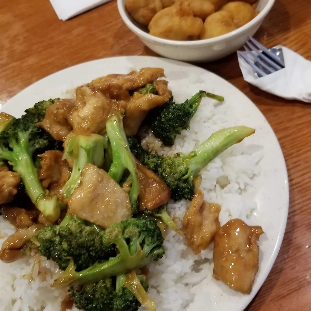 Chicken and Broccoli with White Rice