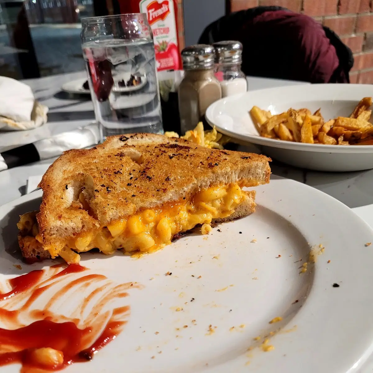 Mac and Cheese Grilled Cheese