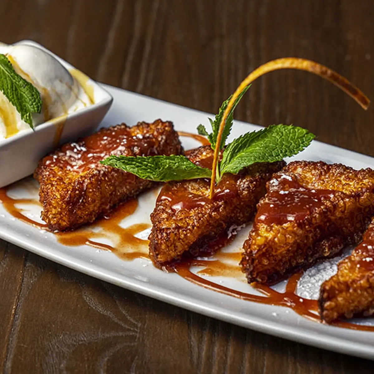 Queso Frito Con Salsa de Guayaba