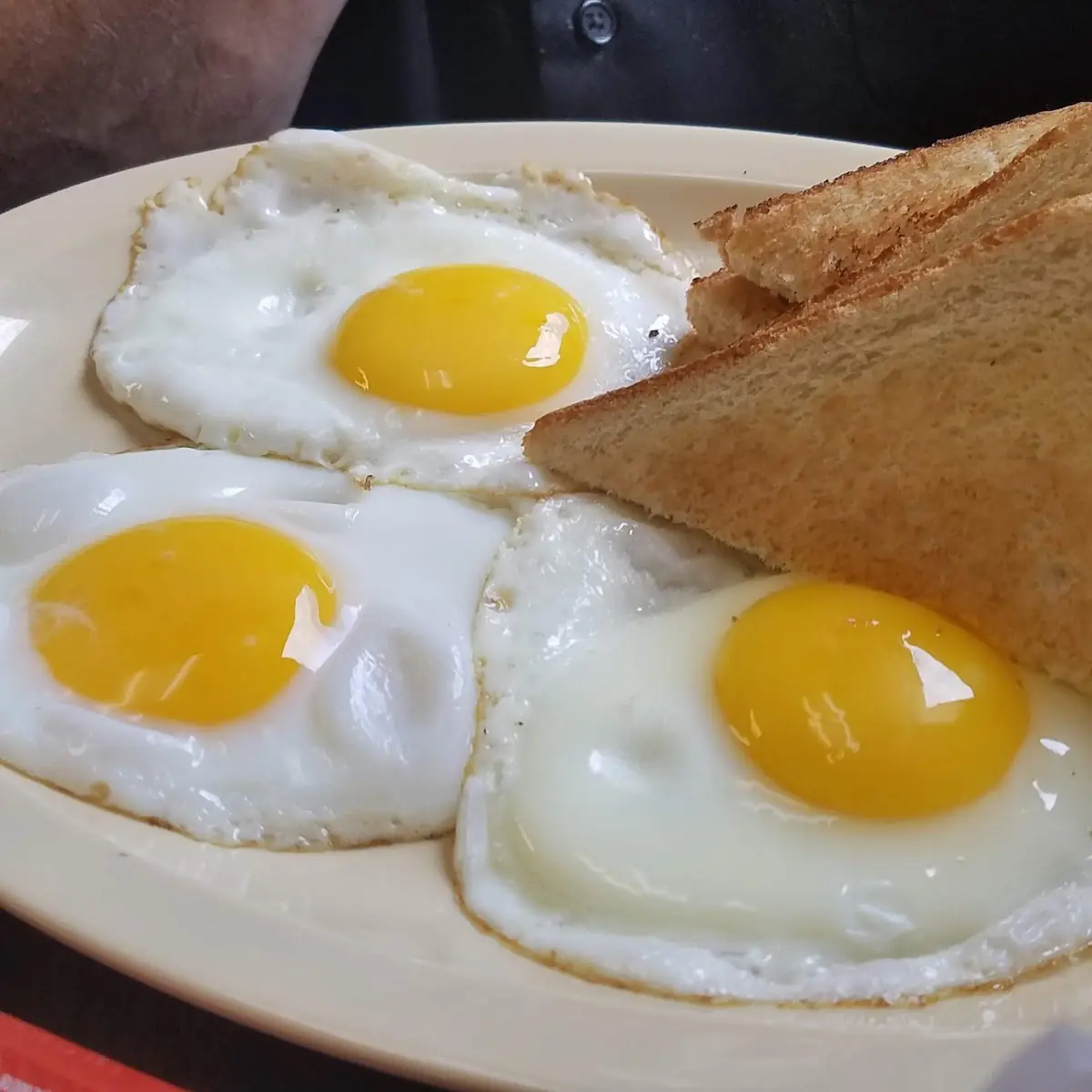 Sunny Side Eggs Toast