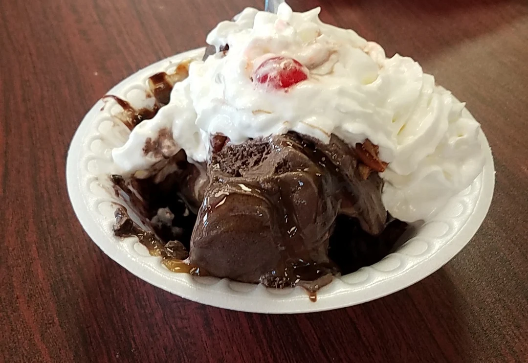 Hot Fudge Brownie Sundae