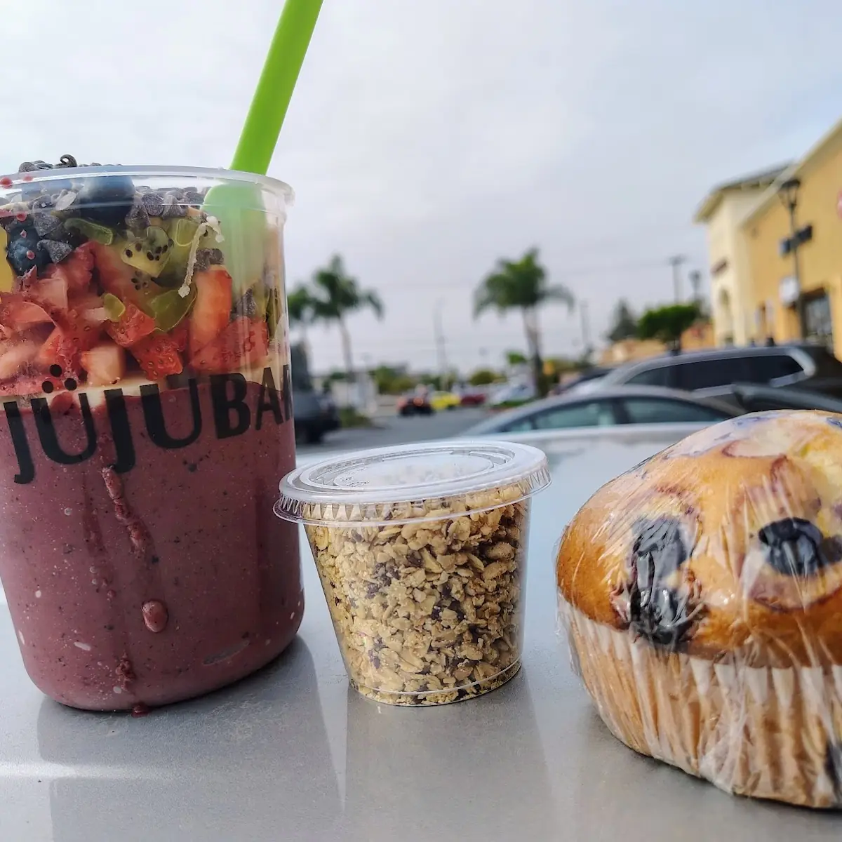 Acaí Bowl and Blueberry Muffin