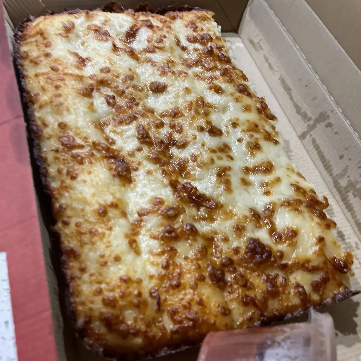 Bacon Cheeser Pizza with Dipping Sauce