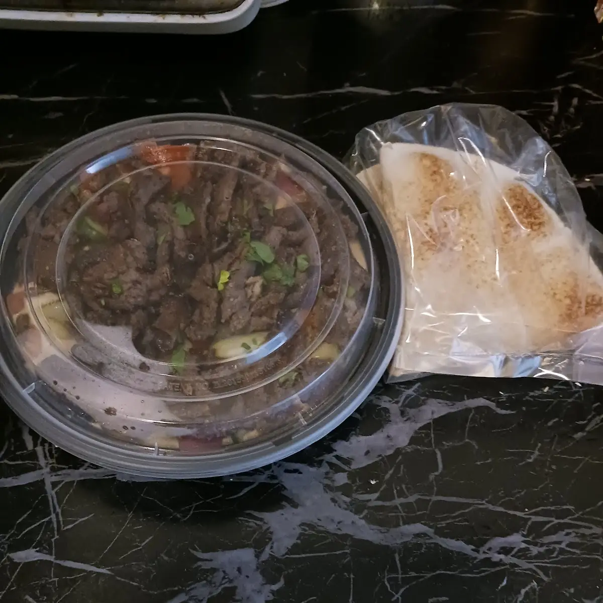 Beef Shawarma Hummus Bowl, Aromas Café by 7Spices