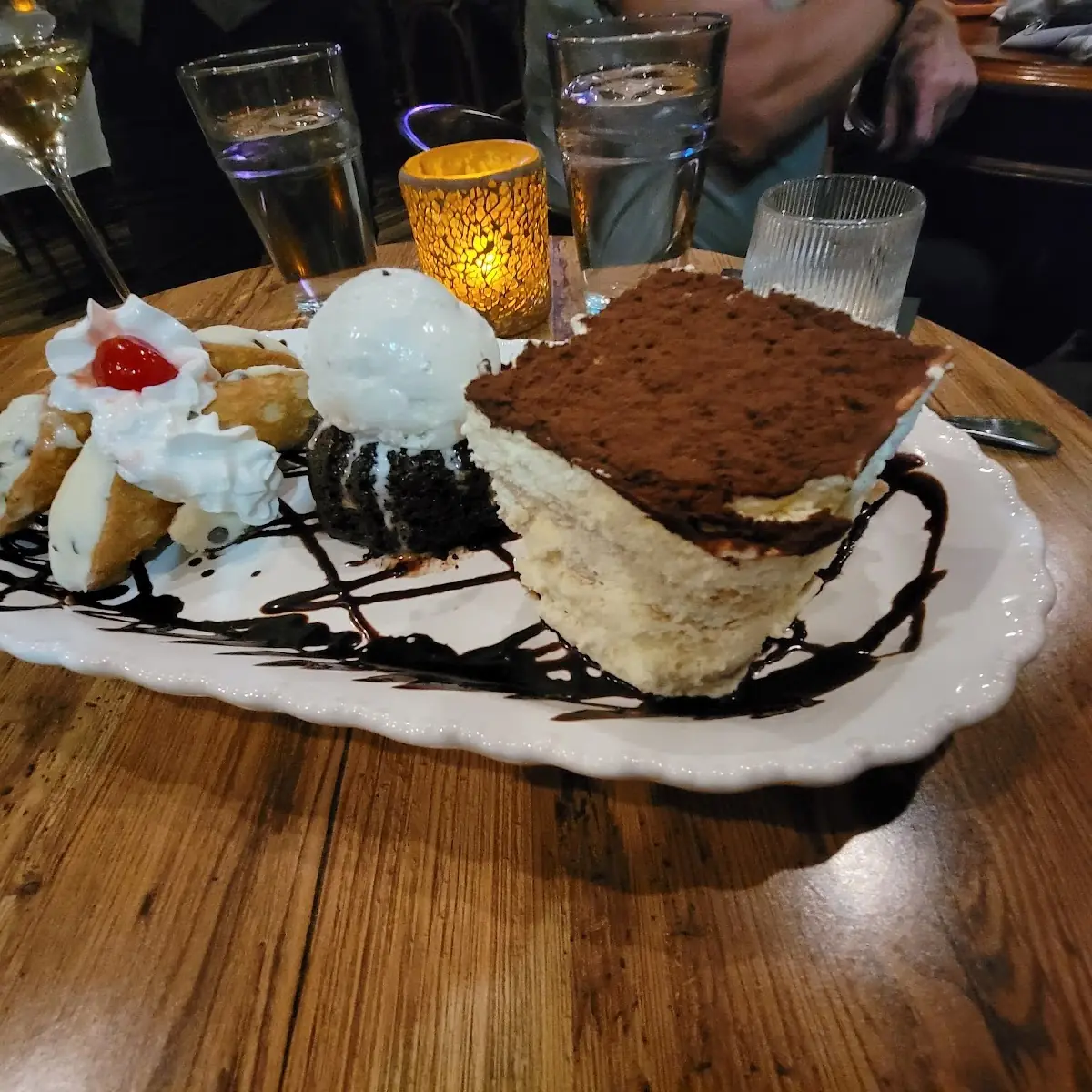 Tiramisu Cannolis Lava Cake