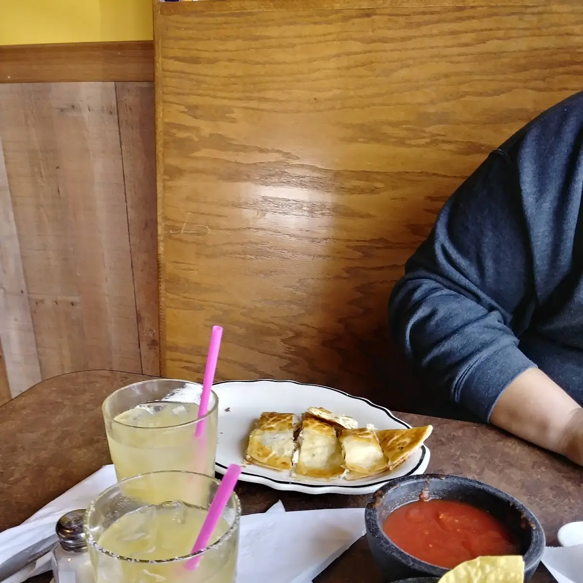 Chips an Spinach Dip