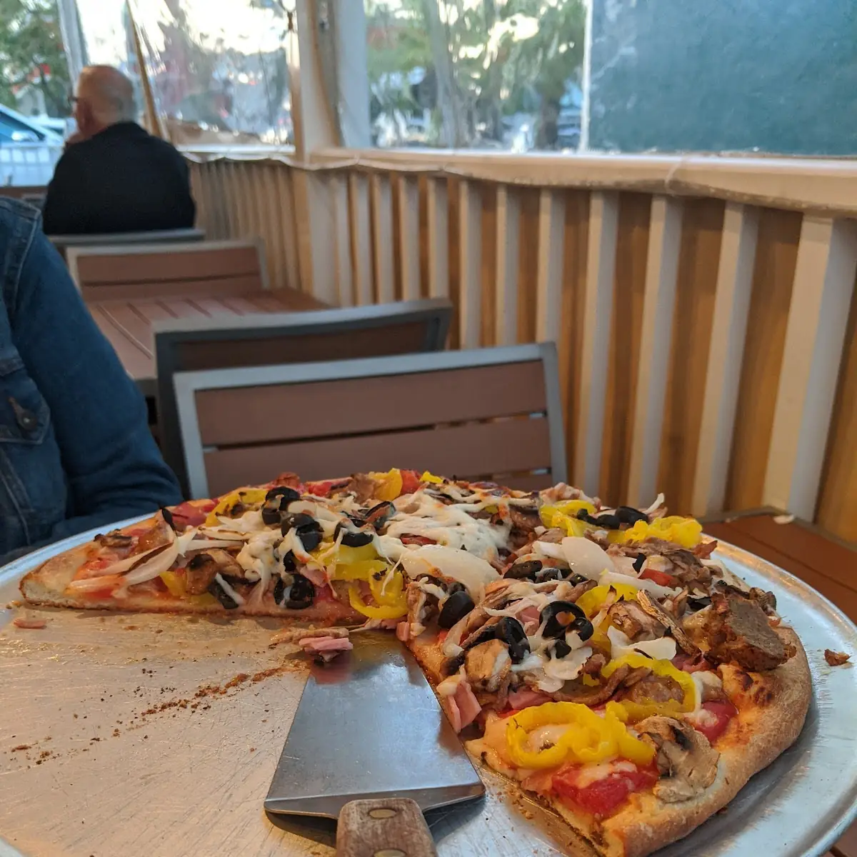 Deluxe Pizza