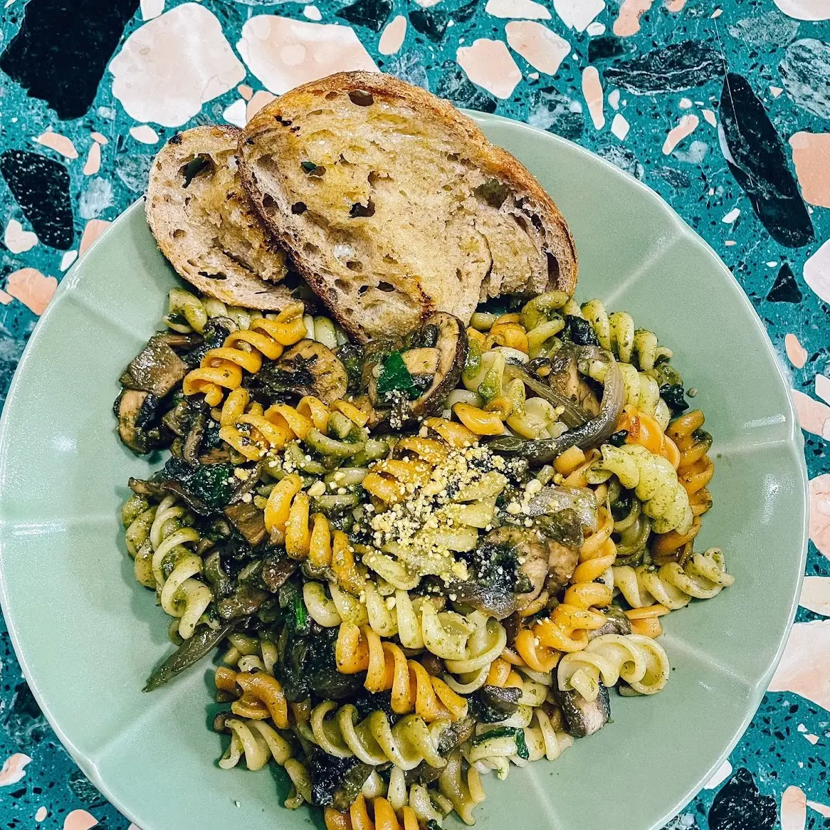 Pesto Pasta & Mushrooms