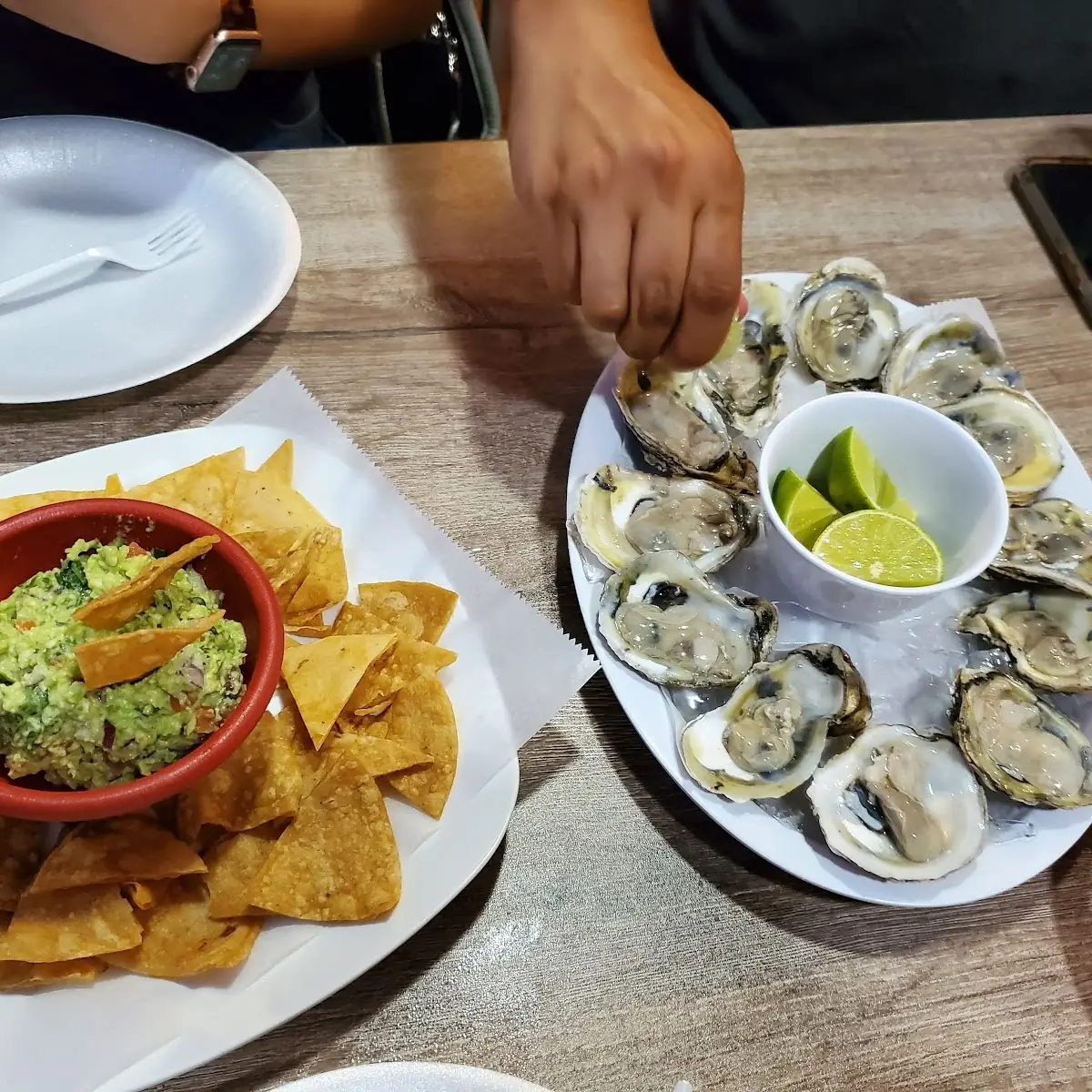 Gucamole &Chips Fresh Oysters