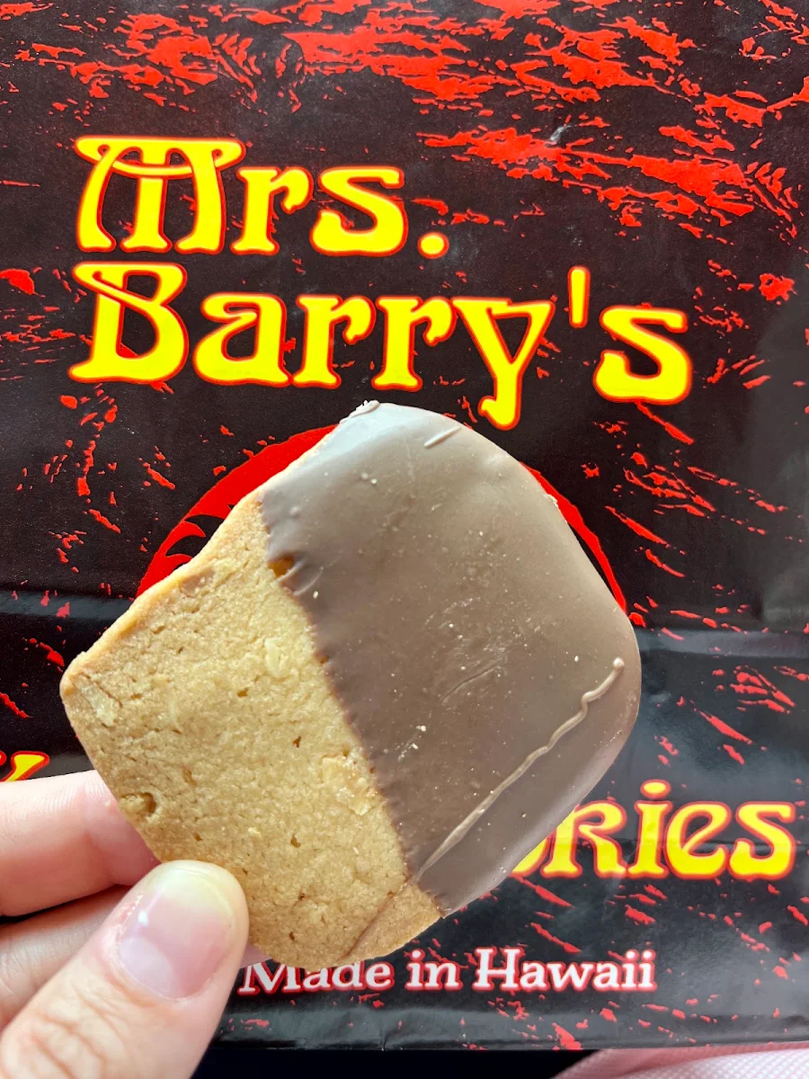 Macadamia Nut Shortbread Cookie