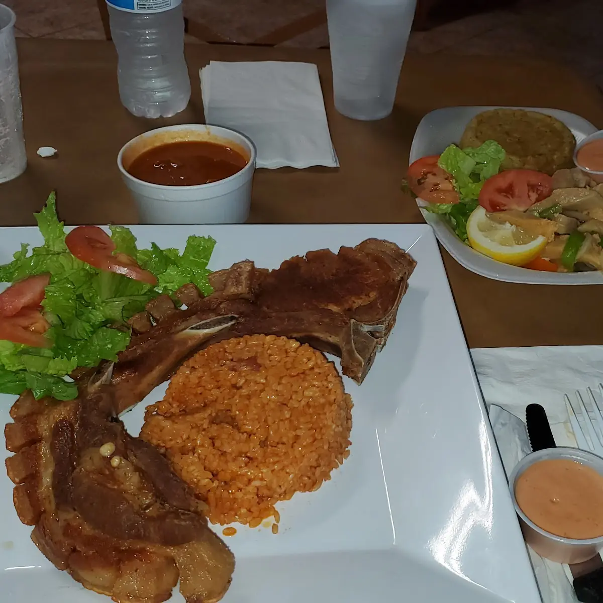 Chuleta Kan Kan Y Arroz Con Longaniza