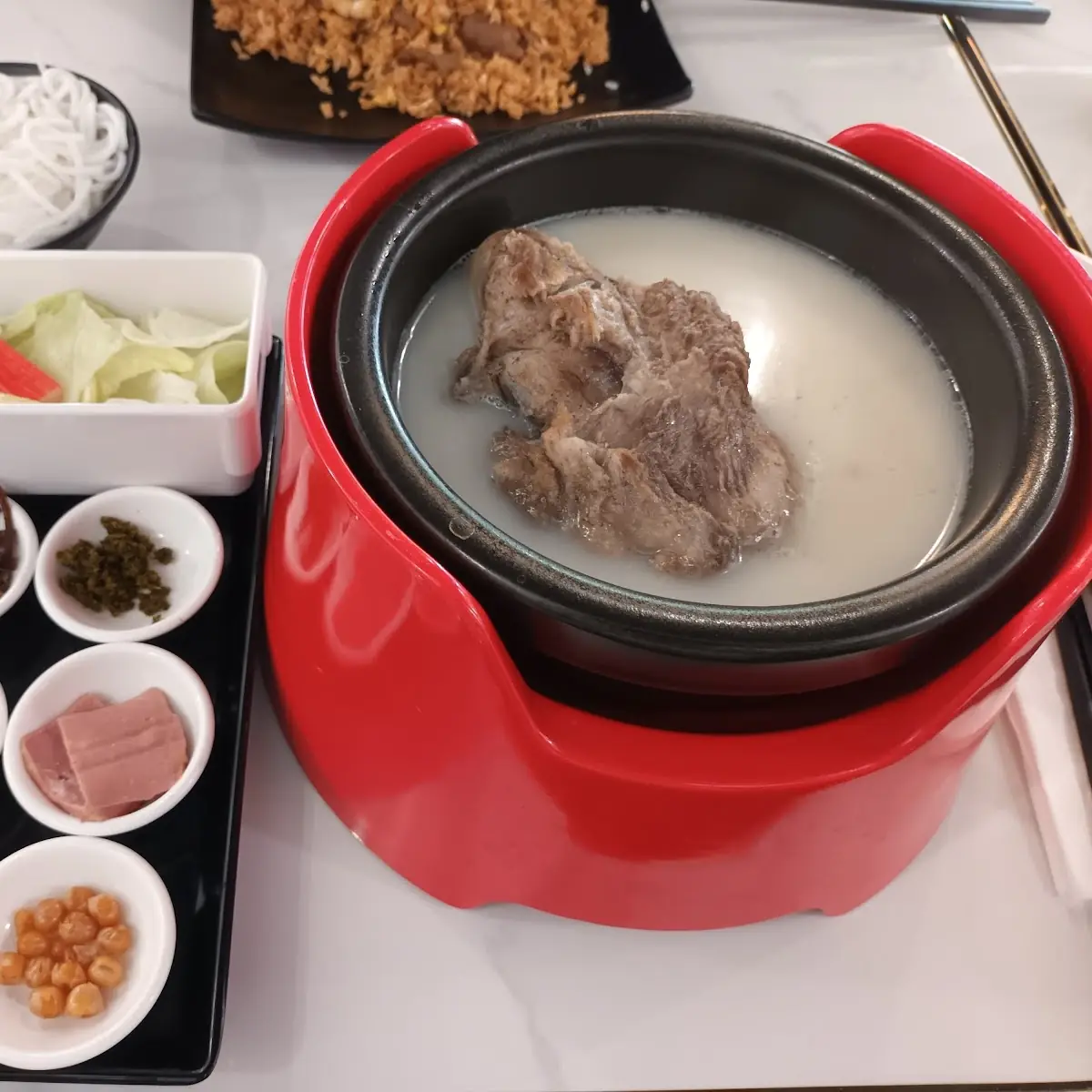 E4 Meet Lover Hot Pot