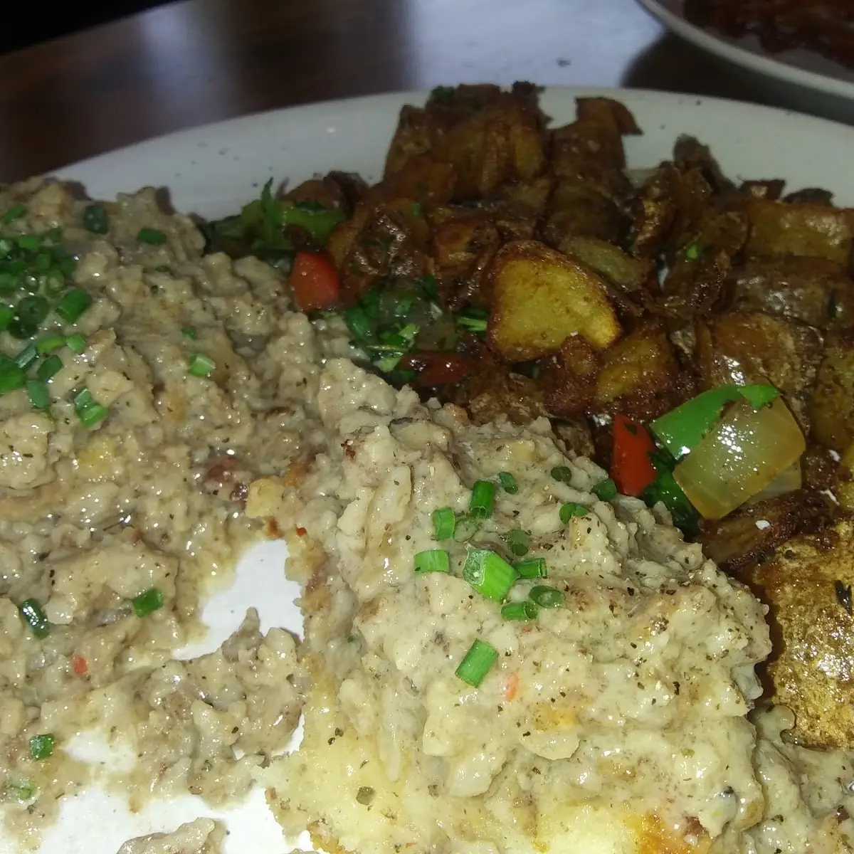 Sausage Gravy & Biscuits
