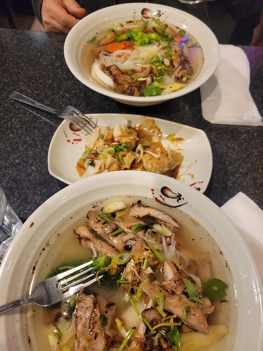 Small Soup of the Day & Imperial Roll, Phở 88