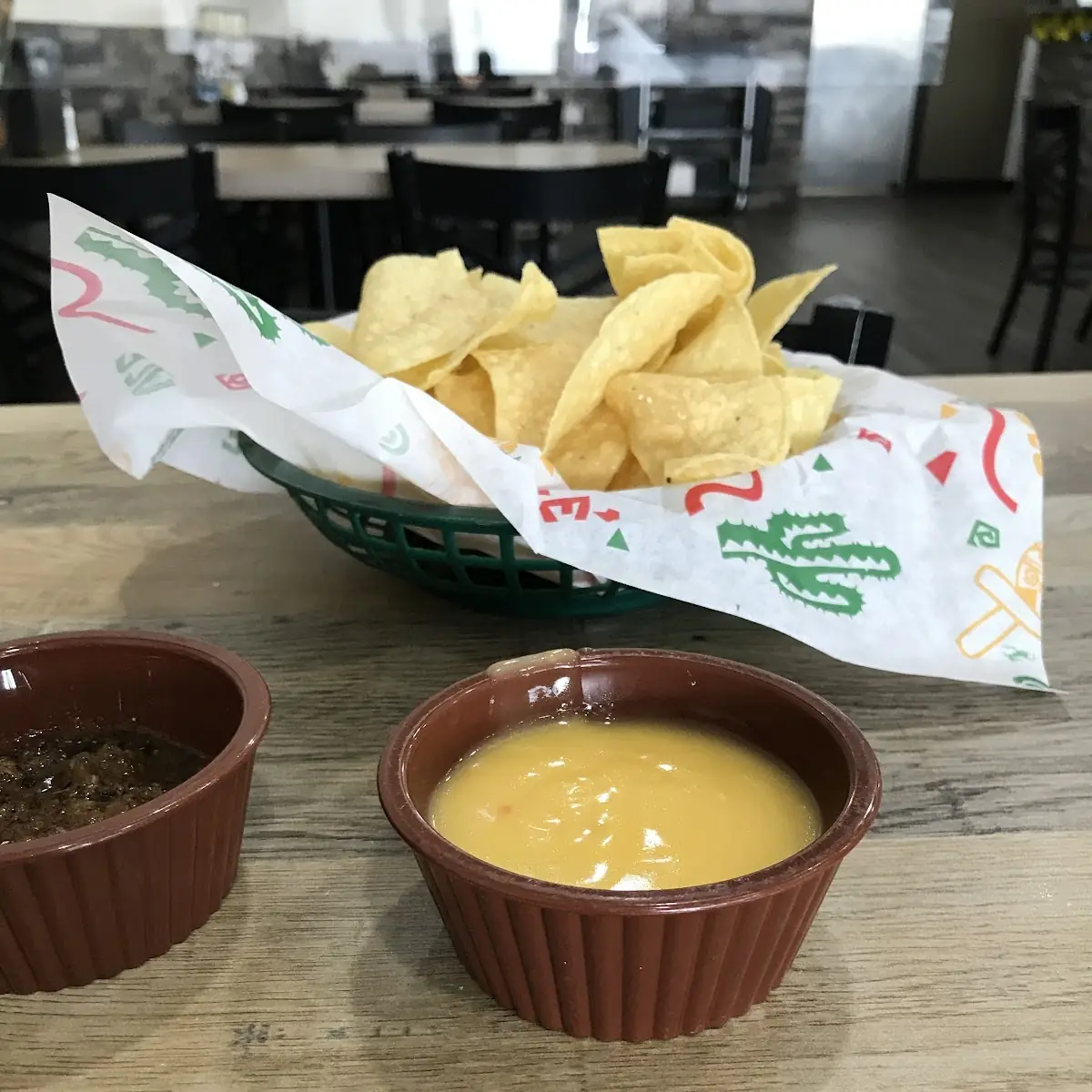 Set Up to Go Chips Salsa Queso