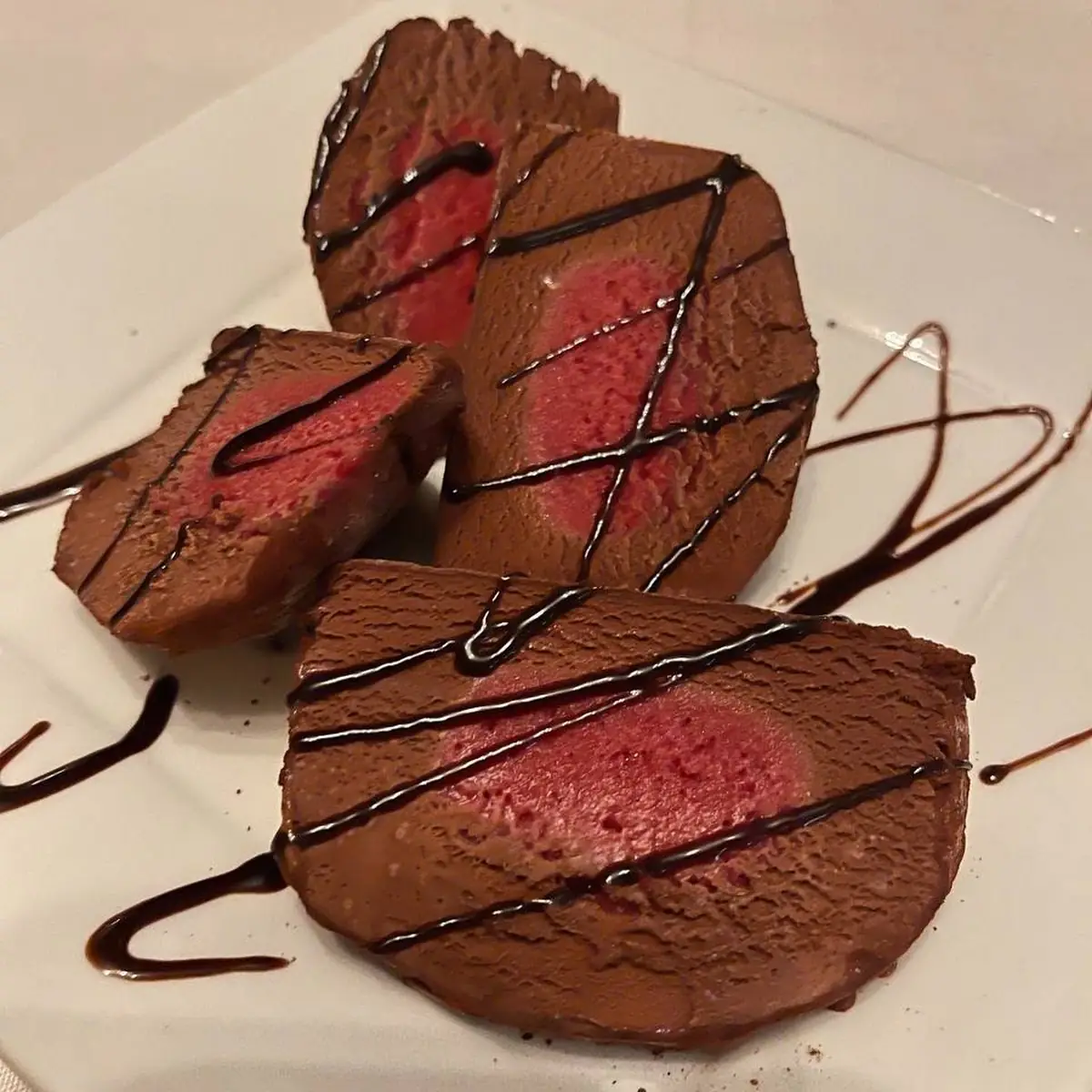 Chocolate Mousse, Grecos