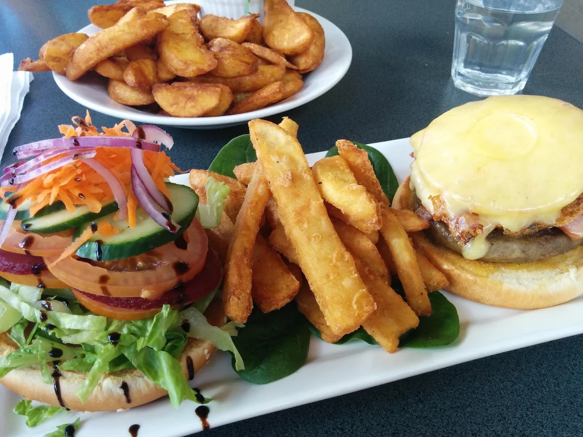Mountain Burger Before, Binna Burra Tea House