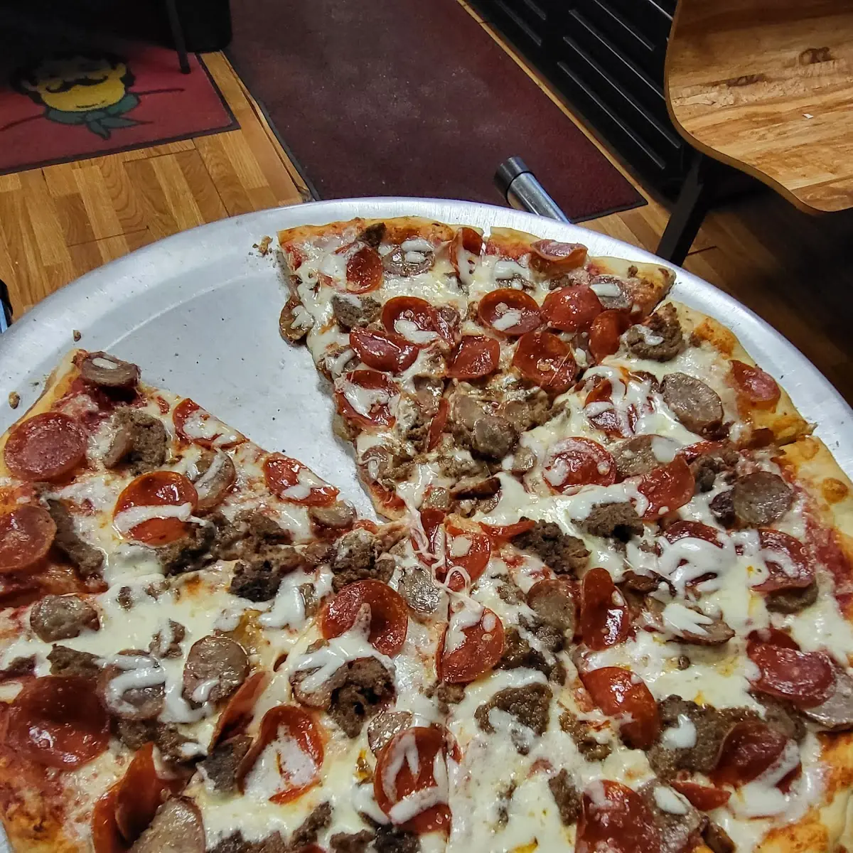 Meat Lovers Pizza 16