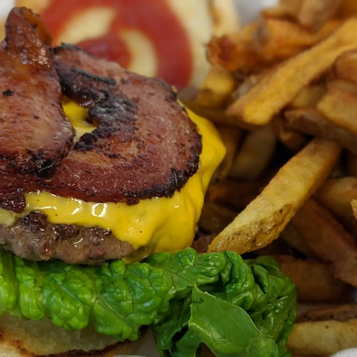 Bacon Cheeseburger with Lettuce