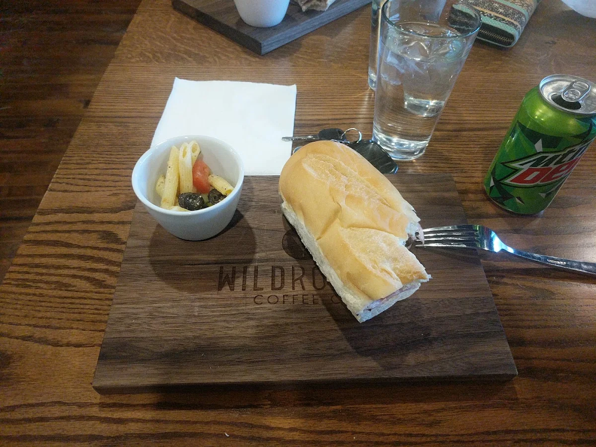 Ham Sandwich Served with Pasta