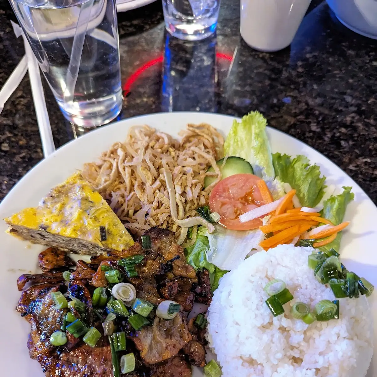Com Thit Nuong Bi Cha