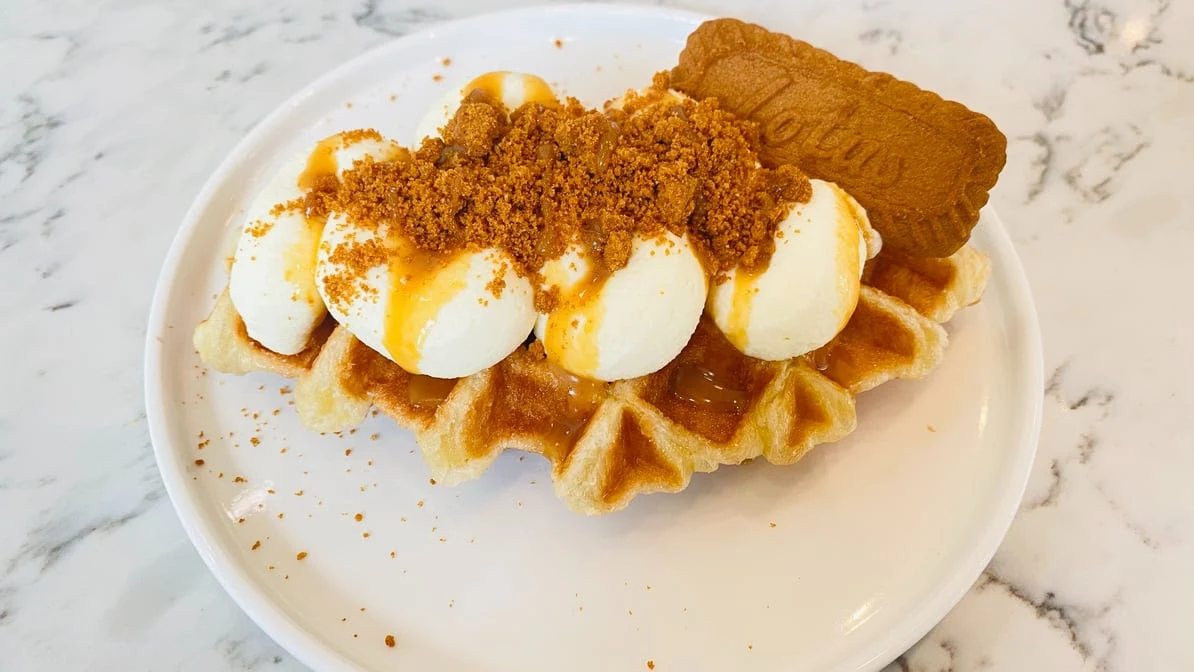 Lotus Cream Croffle, Canffle