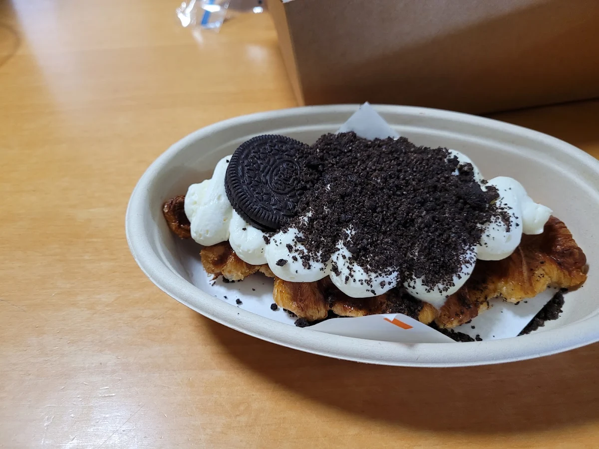 Oreo Cream Croffle, Canffle