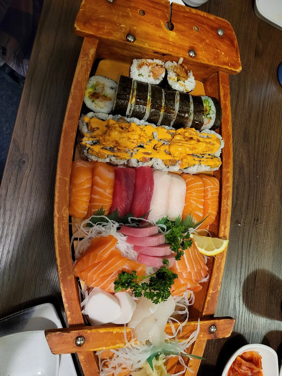 Large Sashimi, AJIO KOREAN &JAPANESE RESTAURANT (아지오 한식 일식)
