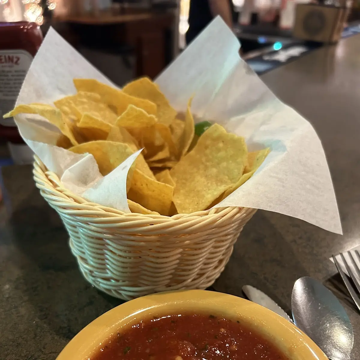 Large Chips & Salsa