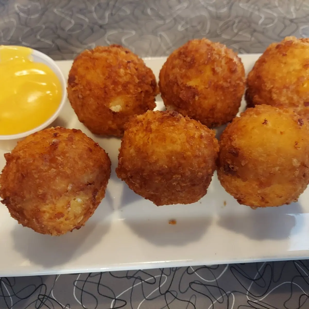 Mac 'N Cheese Balls